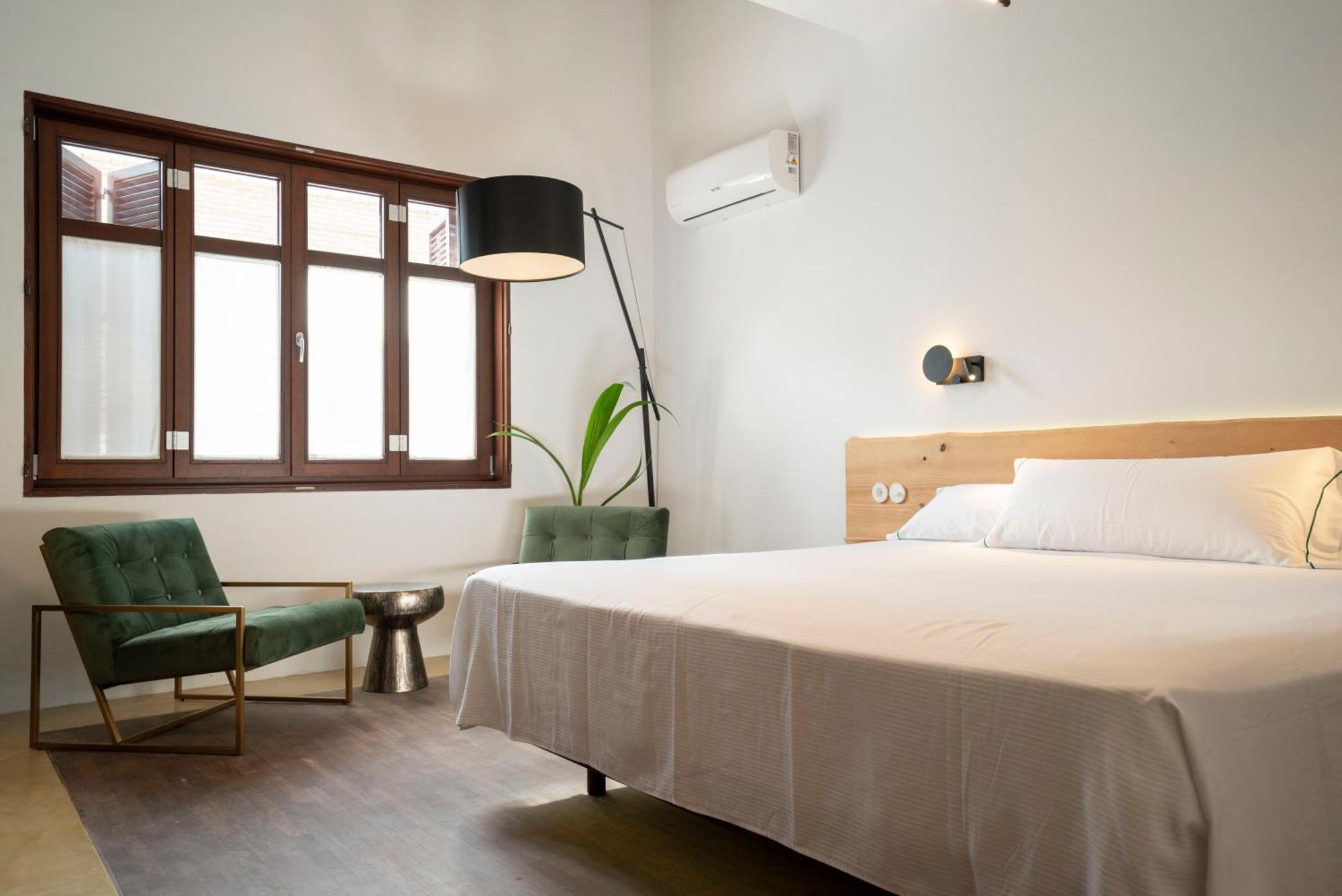 La Moderna Suites Малага Экстерьер фото