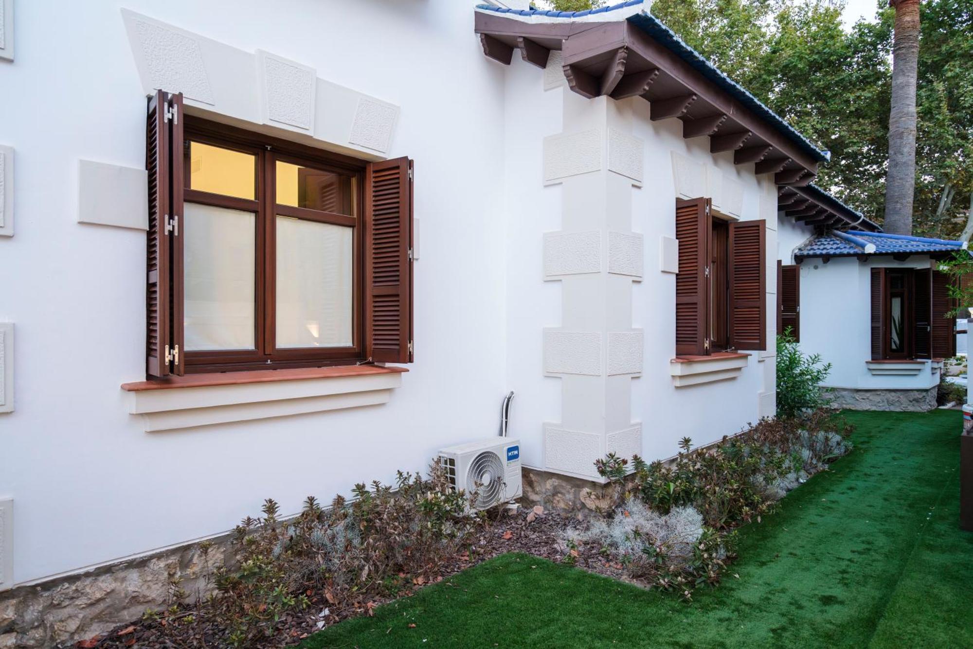 La Moderna Suites Малага Экстерьер фото