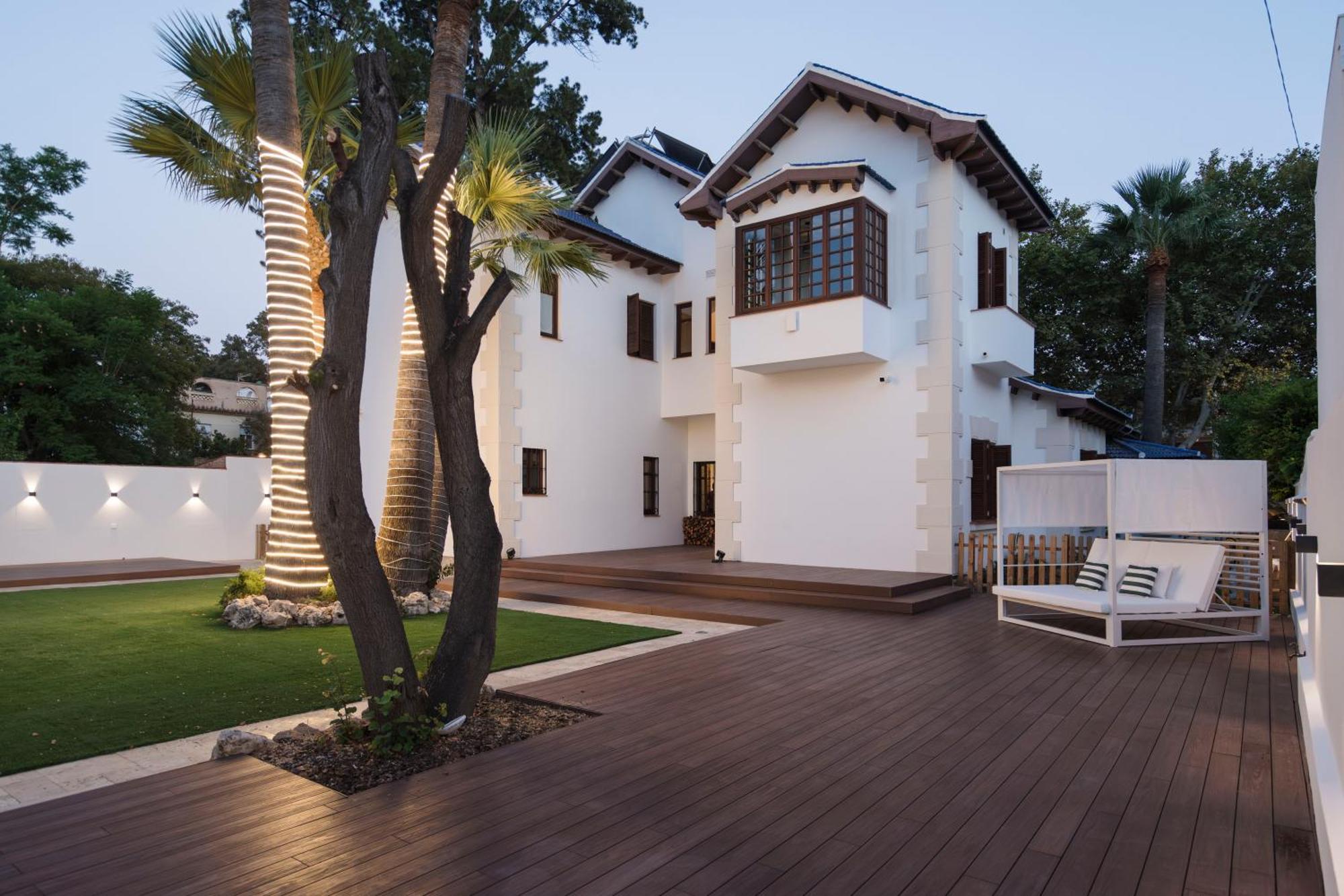 La Moderna Suites Малага Экстерьер фото